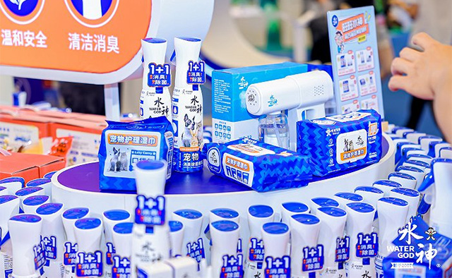 旺旺集团布局宠物赛道,亚宠展「水神」展台人气火爆