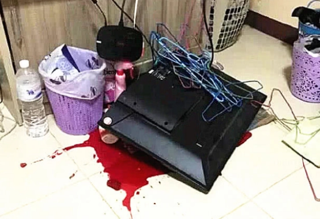 洗澡时客厅传来巨响,看到现场心脏受不了