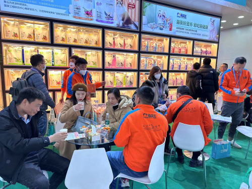 国内宠物新势力品牌「富益生」携旗下产品亮相京宠展