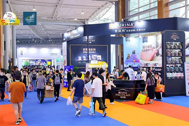 第十一届天一成都宠博会开展首日 超燃现场图