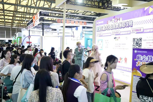上海亚宠展宠爱国际展厅备受关注，高端宠物医疗服务成吸睛亮点