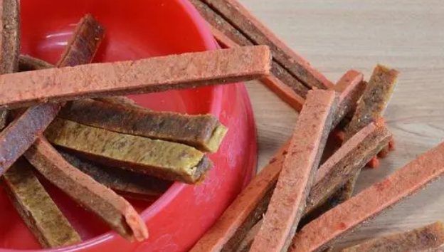 想为自家爱狗加餐?选这些宠物训练零食狗狗会更爱吃!