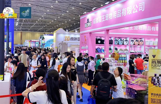 第十一届天一成都宠博会开展首日 超燃现场图