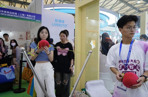 上海亚宠展宠爱国际展厅备受关注，高端宠物医疗服务成吸睛亮点