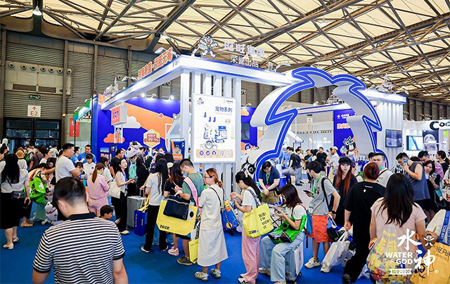 旺旺集团布局宠物赛道,亚宠展「水神」展台人气火爆