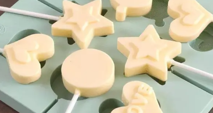 想为自家爱狗加餐?选这些宠物训练零食狗狗会更爱吃!