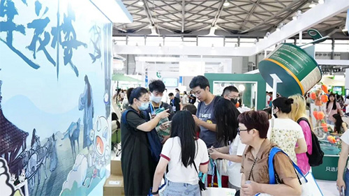 佩蒂股份亚宠展再创佳绩,旗下品牌爵宴摘得年度品牌等多项大奖