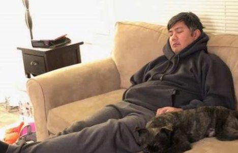 暂时收养的狗狗准备到新家,女子偷偷做了这个决定,让丈夫很感动