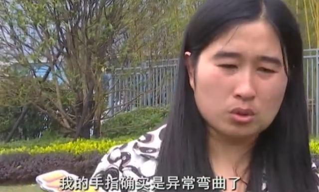 孩子被宠物狗追, 女子驱赶反遭狗主人殴打
