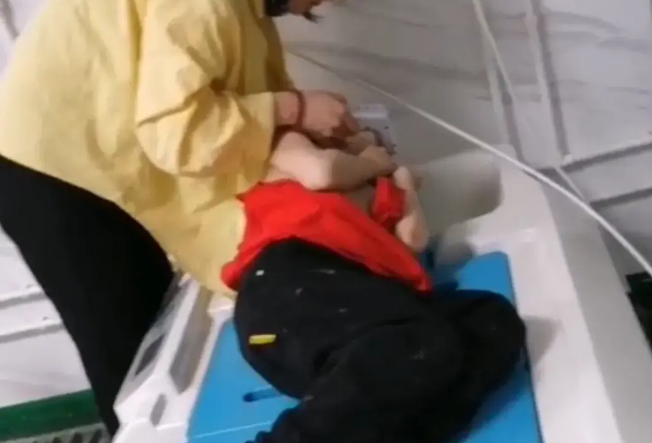 湖南一地3条狗咬伤16人,警方正在处置