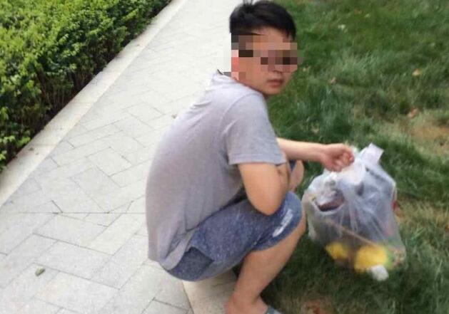 小狗猛扑小孩,主人称打疫苗就行,你怎么看呢