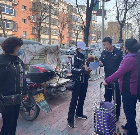 【创城】辽宁丹东在市区范围内组织开展违规遛犬治理专项行动