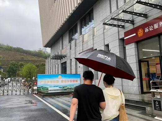 夫妻救助2只狗被判犯盗窃罪,好心没好报还是误会