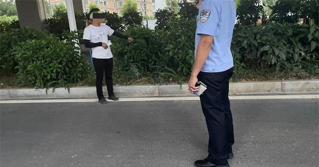 珠海主人遛狗未牵狗绳,再见到时已切好块在狗肉摊,摊主:我是捡的