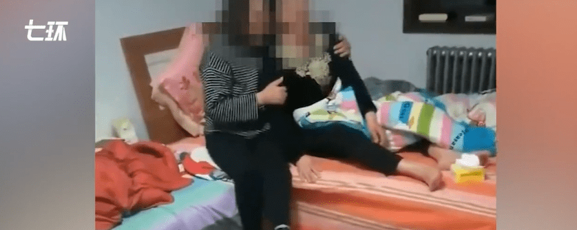 年轻妈妈被不牵狗绳的男主人殴打至骨折!