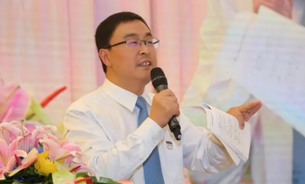 山东镇长辞职跑去卖狗粮,年营收25亿