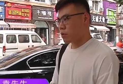 男子买了条法国斗牛犬,回家一看傻了眼,老板:你打电话报警吧