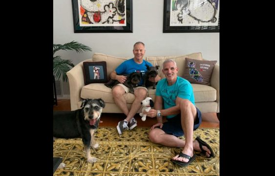 在停止呼吸前为爱犬找到新家 渐冻人无憾离开人世