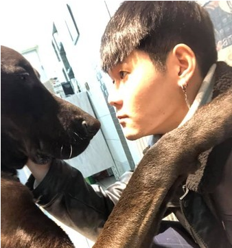 60kg巨犬每日必须深情看主人2分钟才睡得着觉