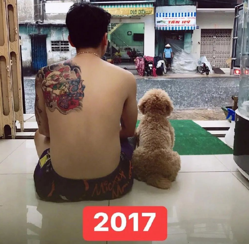 铲屎官和狗拍了6年的合照...身材同比例变宽!