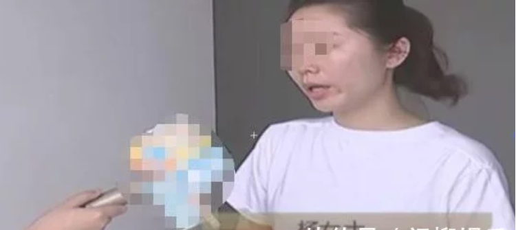 天台上 母女被4只恶狗围攻 母亲把女儿护住被咬休克你奈我何