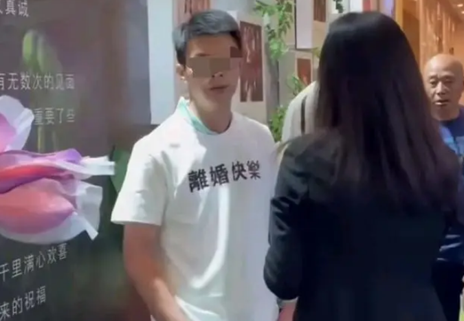 大闹婚礼现场只为要回之前卖给朋友的狗!真的是让人啼笑皆非啊