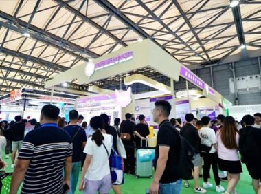 上海亚宠展宠爱国际展厅备受关注，高端宠物医疗服务成吸睛亮点