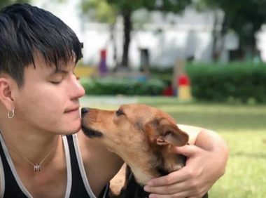 泰国小哥喝断片，醒后发现家里多了只狗？好友：昨晚你绑回来的！