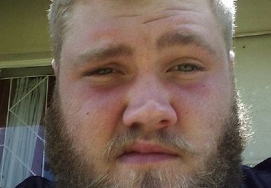 两只爱犬把男主人活生生咬死 真是令人心寒