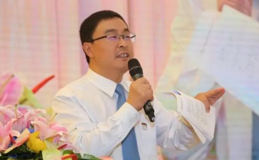 山东镇长辞职跑去卖狗粮，年营收25亿